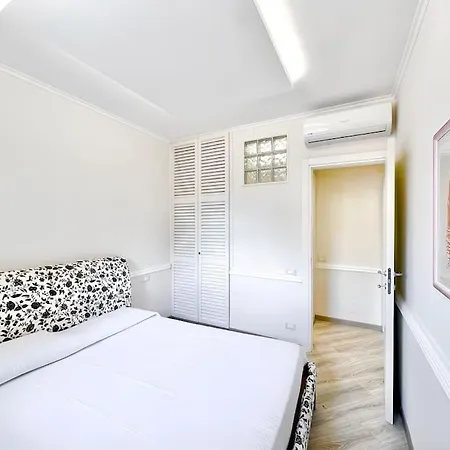 Jacuzzi Modern Front Sea + Private Parking Апартаменти