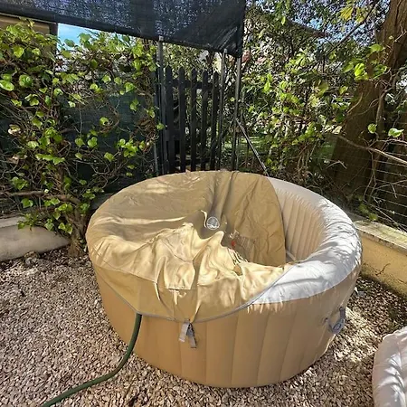 Jacuzzi Modern Front Sea + Private Parking Апартаменти Марина-ді-П'єтразанта